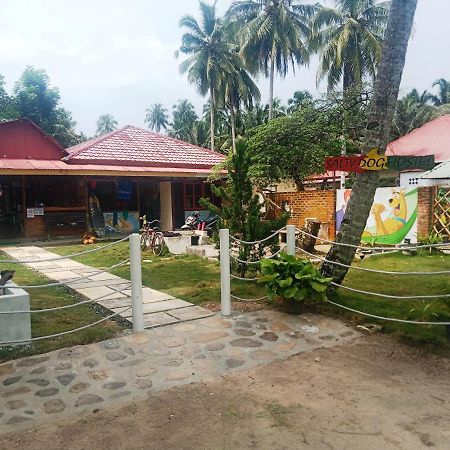 Salty Dog Hostel Telukdalem Экстерьер фото