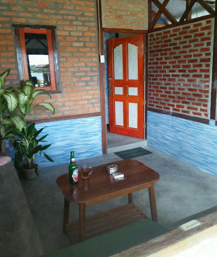 Salty Dog Hostel Telukdalem Экстерьер фото