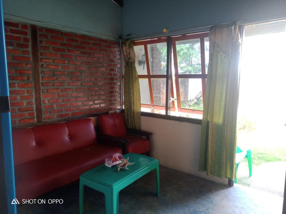 Salty Dog Hostel Telukdalem Экстерьер фото