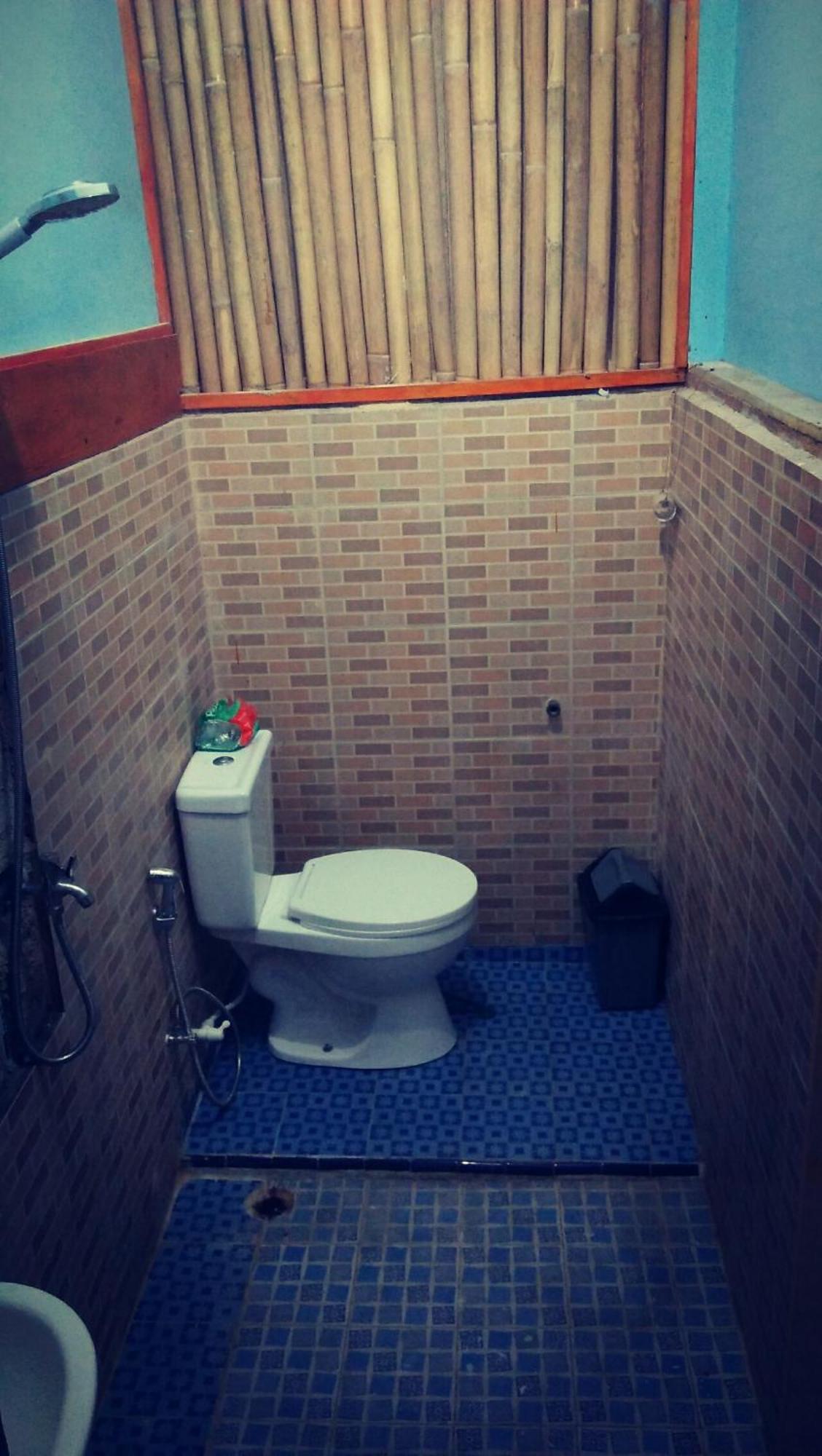 Salty Dog Hostel Telukdalem Номер фото